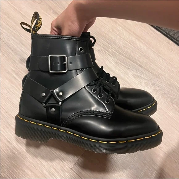 NWOT Dr Martens CRISTOFOR LEATHER HARNESS LACE UP BOOTS display picture 3